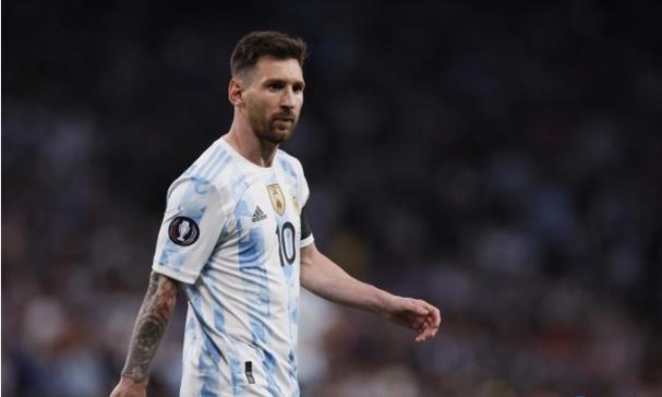 中考前夕广场舞大妈多次扰民沟通无果，家长：我来教你们闭嘴